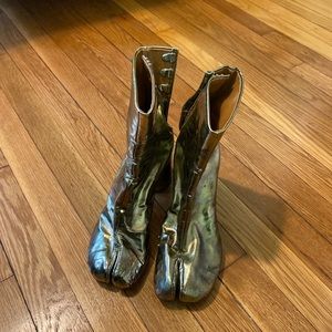 Gold ash tabi boots
